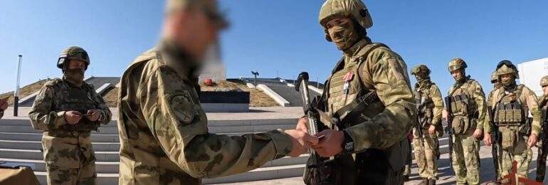 Военнослужащим подразделений разведки и спецназа Росгвардии вручили государственные награды в ДНР